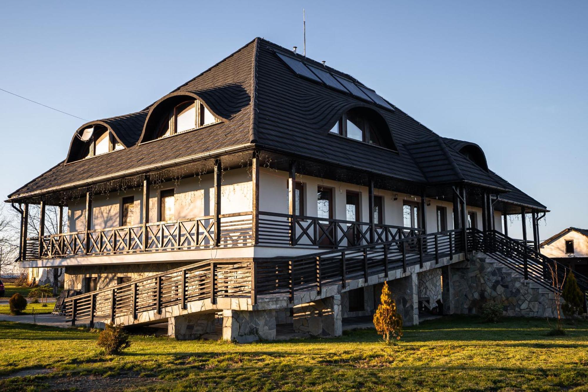 Casa Andra Hotel Siret Exterior foto