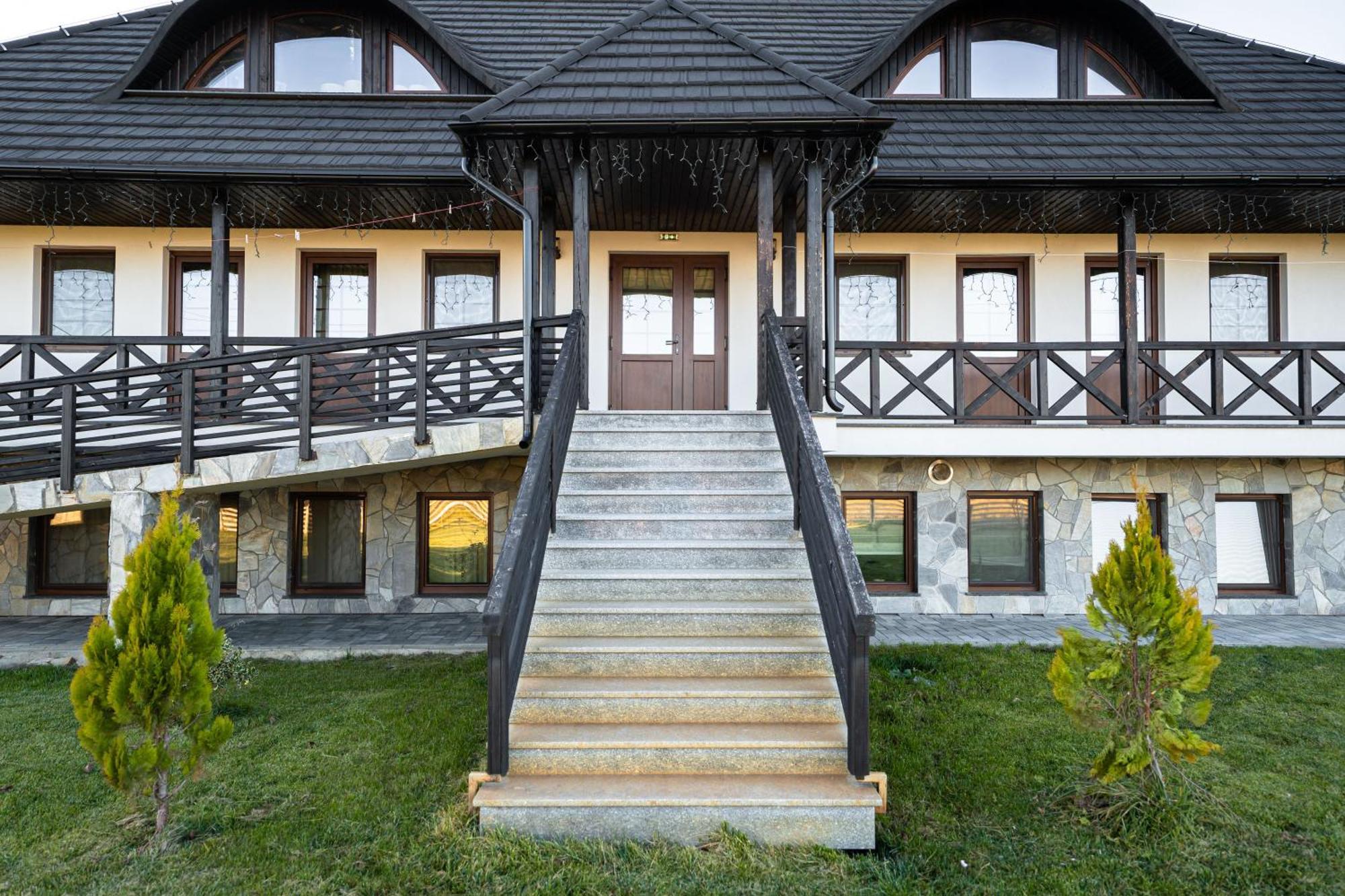 Casa Andra Hotel Siret Exterior foto