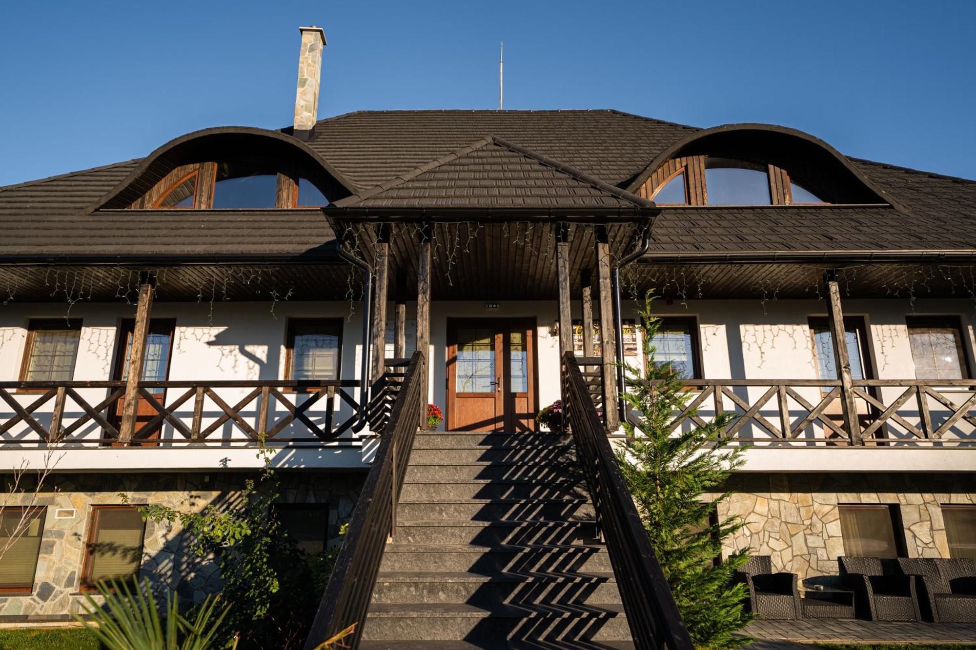 Casa Andra Hotel Siret Exterior foto